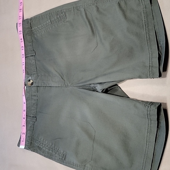 Dockers Size 10 Dark Olive Green Bermuda Length Chino Shorts, Gently Used - Picture 3 of 11